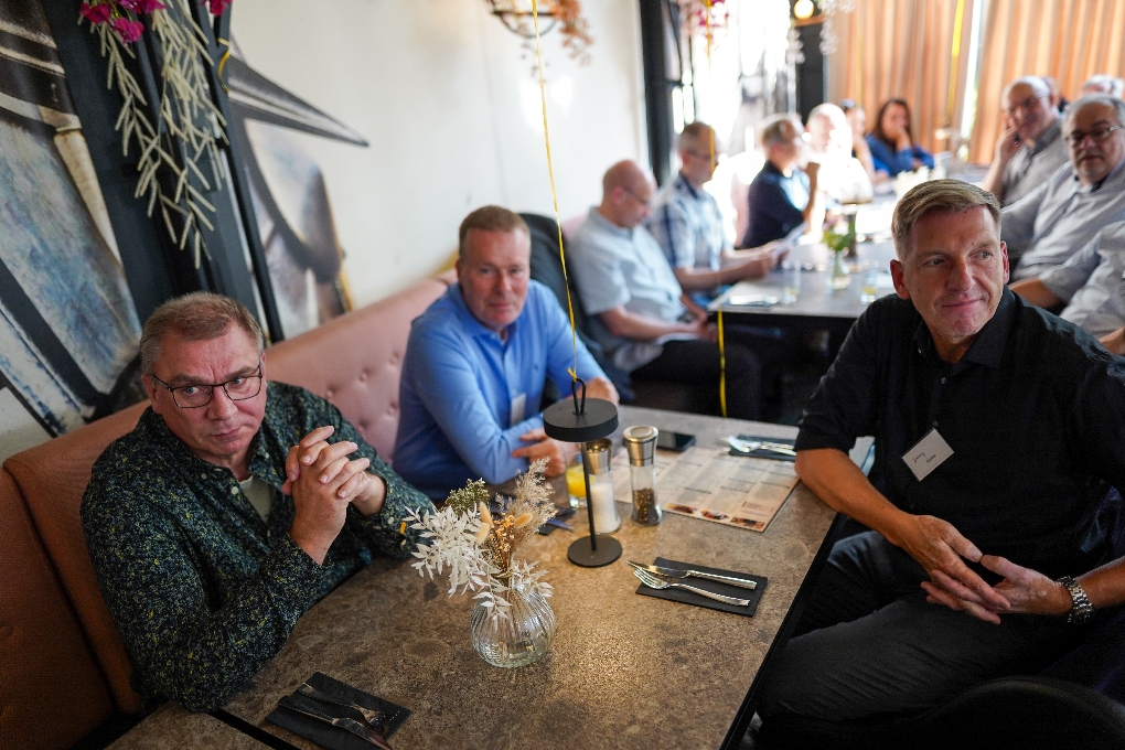 vorderer Tisch: Ralph Lichtenberger, Jörg Schneckener, Johnny Kipka